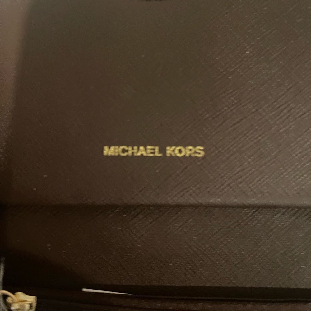Micheal Kors Wristlet - Picture 4 of 5